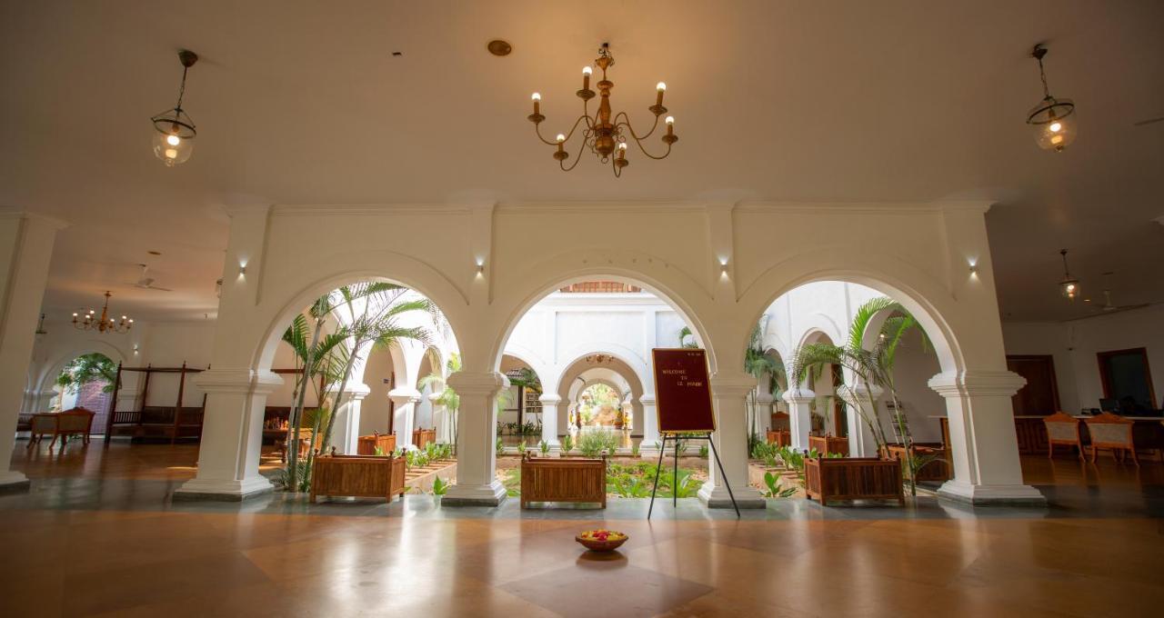 Le Pondy Hotel Puduccseri Kültér fotó