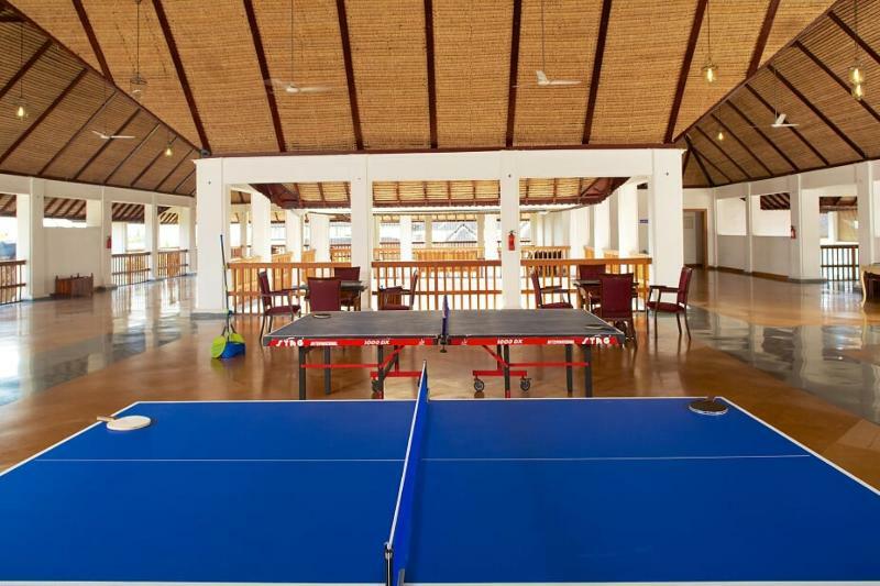 Le Pondy Hotel Puduccseri Kültér fotó